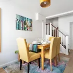 - Cozy 3 Bed House On A Quiet Mews -