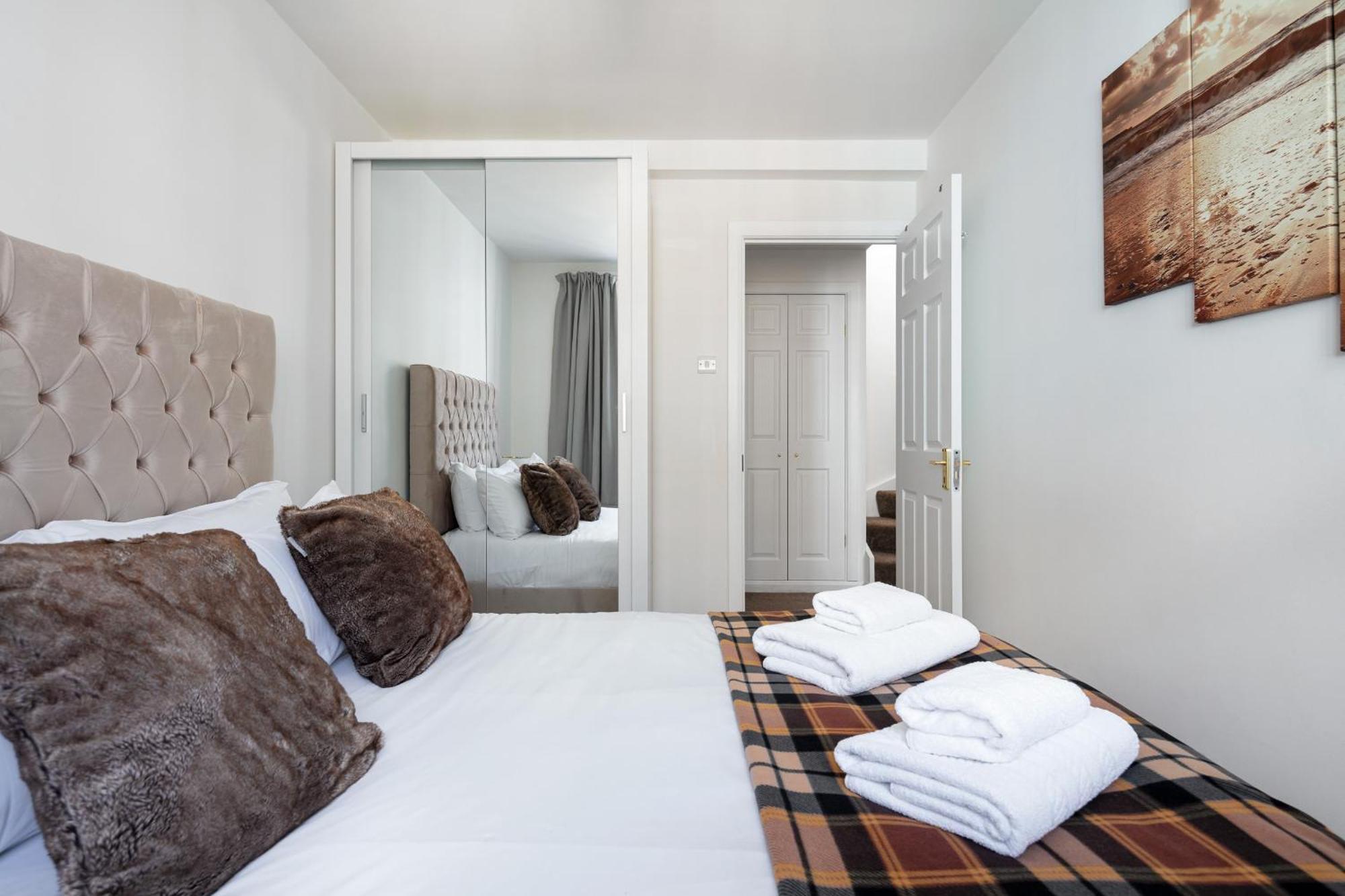 - Cozy 3 Bed House On A Quiet Mews - Casa vacanze Londra